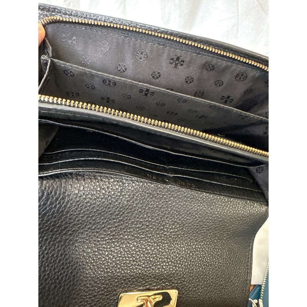 Tory Burch Britten Pebbled Leather Envelope Black Wallet EUC - Picture 7 of 9